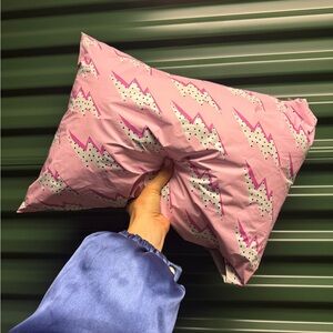 MISC CLOTHING ITEMS LOT